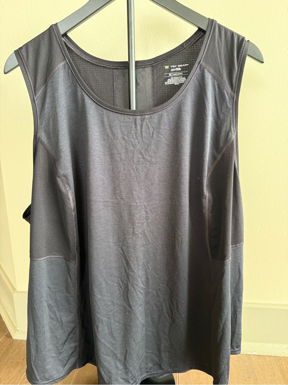 tek gear Black Sleeveless Athletic Tank Top